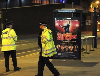 Επίθεση Μάντσεστερ: Δύο έρευνες σε ύποπτα σπίτια